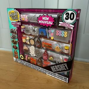 MGA's Miniverse Make It Mini Food Hershey Multipack Mini Toy Collectible